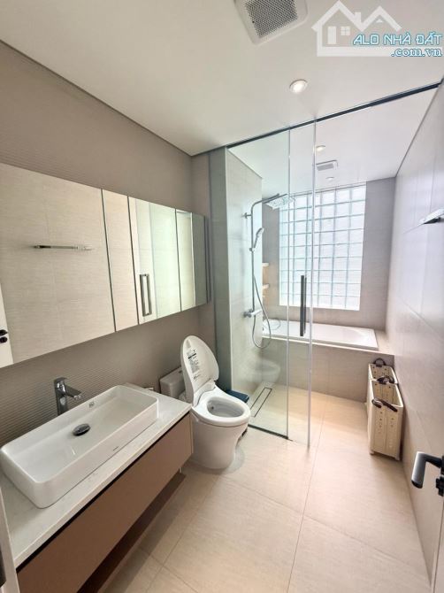 Bán tòa nhà Phố Huế Hoàn Kiếm 300m2, 10 tầng, mặt tiền 9m, vị trí kim cương