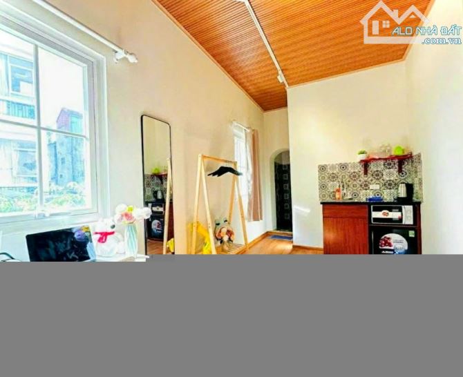 Bán nhà Thợ Nhuộm gần vườn hoa Quán Sứ: 35m², mặt 5m, 5 phòng homestay 50tr/th, hiếm.