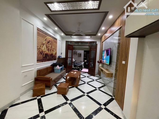 PHÚ THƯỢNG - HƠN 6 TỶ - NHÀ 5 TẦNG 32M - 10M RA Ô TÔ TRÁNH - ĐỦ NỘI THẤT