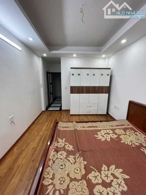 PHÚ THƯỢNG - HƠN 6 TỶ - NHÀ 5 TẦNG 32M - 10M RA Ô TÔ TRÁNH - ĐỦ NỘI THẤT