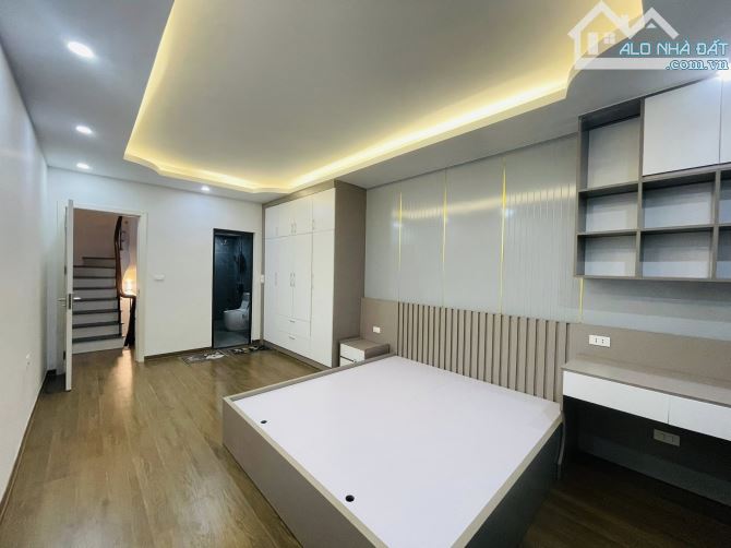 SIÊU HIẾM, NHÀ RIÊNG MỚI ĐẸP VÕ CHÍ CÔNG CẦU GIẤY, 2 THOÁNG PHỐ VÕ CHÍ CÔNG 40M*5T giá 8.8 - 2
