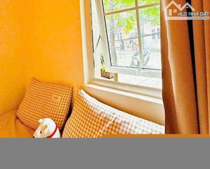 Bán nhà Thợ Nhuộm gần vườn hoa Quán Sứ: 35m², mặt 5m, 5 phòng homestay 50tr/th, hiếm.