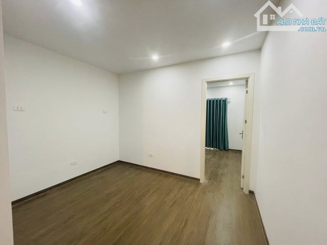SIÊU HIẾM, NHÀ RIÊNG MỚI ĐẸP VÕ CHÍ CÔNG CẦU GIẤY, 2 THOÁNG PHỐ VÕ CHÍ CÔNG 40M*5T giá 8.8 - 3