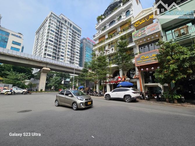 Bán gấp nhà Mặt phố VÕ VĂN DŨNG - Khu phân lô HOÀNG CẦU, hiếm đẹp, 35m2 chỉ 16,2 tỷ