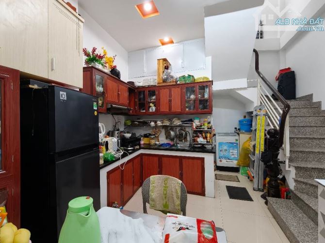 CẦU VƯỢT CÂY GÕ - HẺM XE HƠI - 3 THÁNG 2 - Q.11 - 3 TẦNG  – 40m2 – 7 TỶ - 1