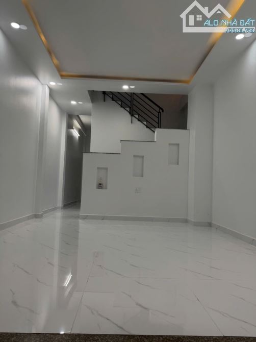Nhà 1 trệt 1 lầu 2 PN đường 27 nguyễn xiển Q9 cách VinQ9 400m - 2