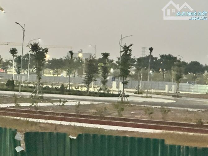 Bán lô góc 2 mặt tiên Thôn Giã Thái Đào Lạng Giang dt 100m mt 5m hướng đn đb giá 3.3 tỷ - 2