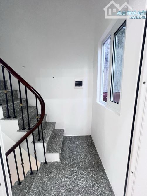 Nhà mới phố Thịnh Hào, nhà thoáng sáng vô cùng, gần phố, full nội thất mới, về ở ngay. - 3