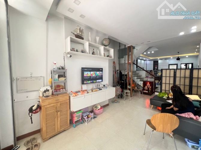 HẺM XE HƠI 7M PHAN XÍCH LONG - NHÀ ĐẸP 4 TẦNG HOÀN CÔNG ĐỦ - NGAY CHỢ NGUYỄN ĐÌNH CHIỂU, P - 4