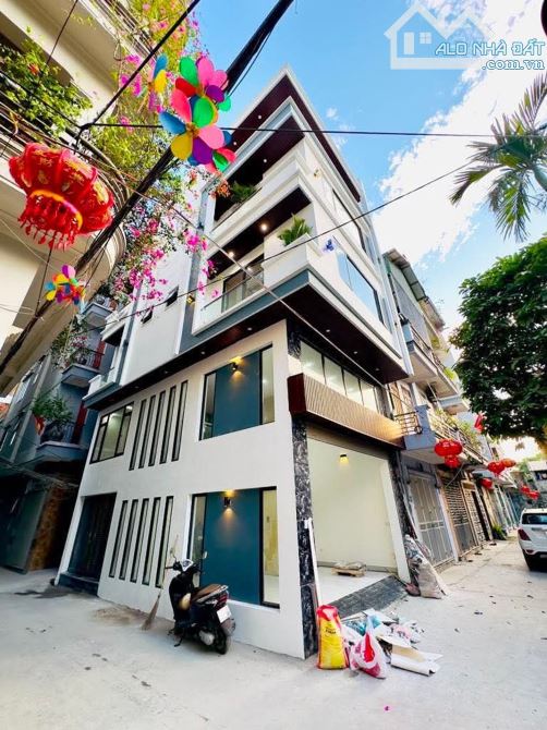 Phân lô Bộ Công An. Lô góc- 2 mặt ô tô tránh, P Hoàng Văn Thái