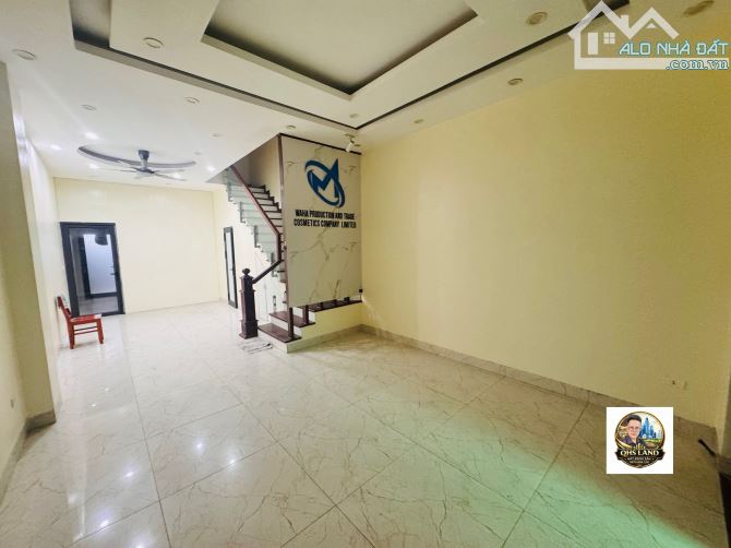 CHO THUÊ NHÀ NGUYÊN CĂN PHỐ SÀI ĐỒNG– LONG BIÊN 100m² x 4 TẦNG – VỈA HÈ Ô TÔ TRÁNH – 18TR/ - 2