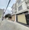 Căn nhà 3 tầng - Xây độc lập - Mặt ngõ thông 4m - Ngay gần ngã tư Đông Lãm - Đa Phúc