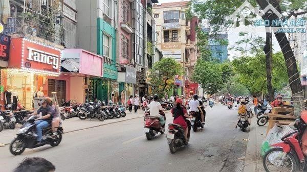 Bán nhà mặt phố Chùa Láng, DT 100m2 x 8 tầng, view hồ, giá 75 tỷ.