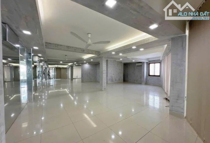 Nhà mặt tiền đường Âu Cơ, P Nha Trang , vị trí đẹp gần biển