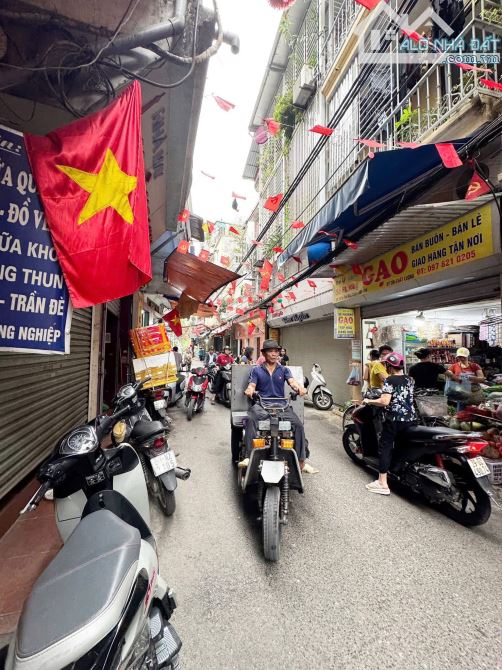 HẠ CHÀO CẢ TỶ BÁN GẤP NHÀ SÁT NGUYỄN THÁI HỌC 46M 5 TẦNG LÔ GÓC KINH DOANH 14 TỶ TL MẠNH