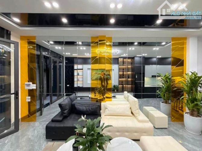 Ô tô đỗ cửa- Phố VIP Thái_Hà Tây_Sơn - Đống_Đa - 8 tỷ x 26m x 5 tầng xây mới x 3PN rộ