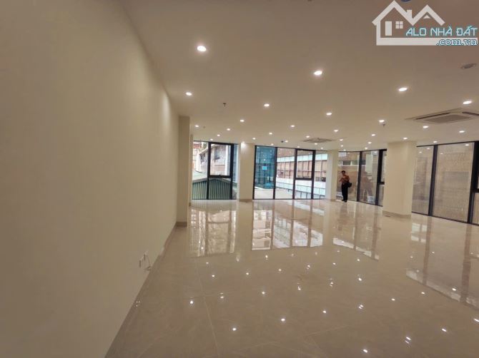 BÁN TOÀ VP LÊ VĂN LƯƠNG 120M2- 9 TẦNG 1 HẦM- LÔ GÓC MT 12.6M- ĐÃ THẦU 1.8TỶ/NĂM- GIÁ 79 TỶ - 11