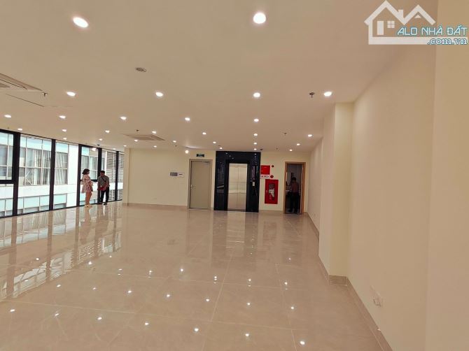 BUILDING LÔ GÓC 10T LÊ VĂN LƯƠNG 105m2, MT RỘNG HIẾM 12m, 81 TỶ ÔTÔ TRÁNH, KINH DOANH ĐỈNH - 1