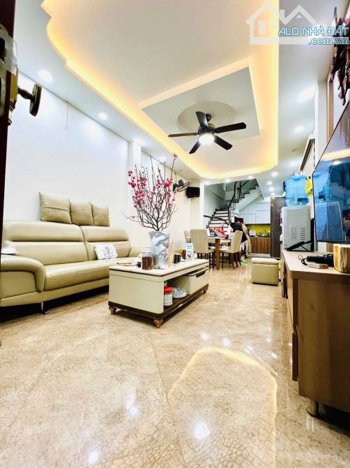 HẠ CHÀO CẢ TỶ BÁN GẤP NHÀ SÁT NGUYỄN THÁI HỌC 46M 5 TẦNG LÔ GÓC KINH DOANH 14 TỶ TL MẠNH - 1