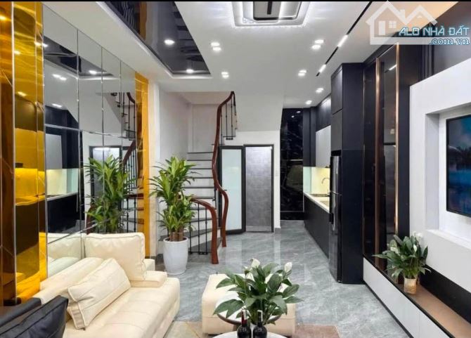 Ô tô đỗ cửa- Phố VIP Thái_Hà Tây_Sơn - Đống_Đa - 8 tỷ x 26m x 5 tầng xây mới x 3PN rộ - 1