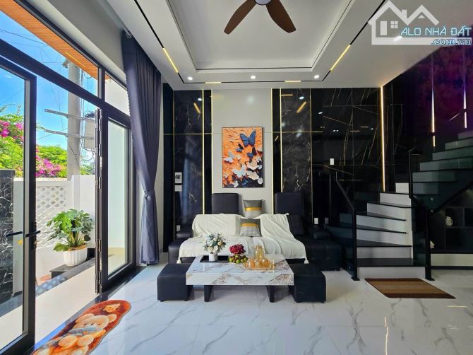 🏘️❤️🔥 HÀNG HIẾM TRUNG TÂM – NHÀ 3 TẦNG KIỆT Ô TÔ HOÀNG THỊ LOAN – DÒNG TIỀN 30TR/THÁNG - 1