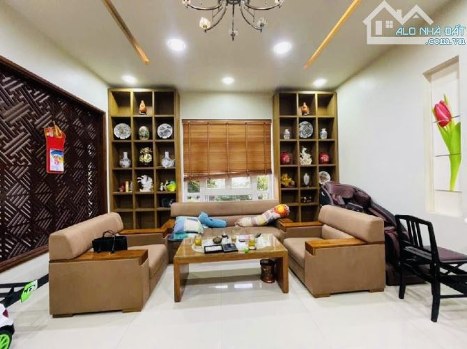 BIỆT THỰ LÊ THỊ RIÊNG PHƯỜNG THỚI AN QUẬN 12 - 3 LẦU 6M x 22M - 10 TỶ - 1