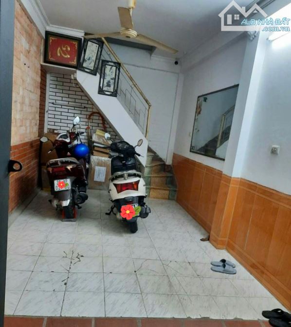 Bán nhà khu Tôn Đức Thắng gần Văn Miếu: 26m x 5T, 4 ngủ sáng thoáng, cho thuê giá tốt. - 1