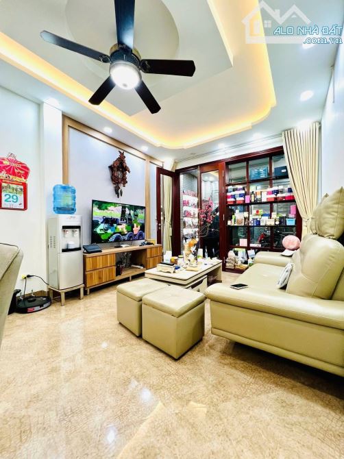 HẠ CHÀO CẢ TỶ BÁN GẤP NHÀ SÁT NGUYỄN THÁI HỌC 46M 5 TẦNG LÔ GÓC KINH DOANH 14 TỶ TL MẠNH - 2