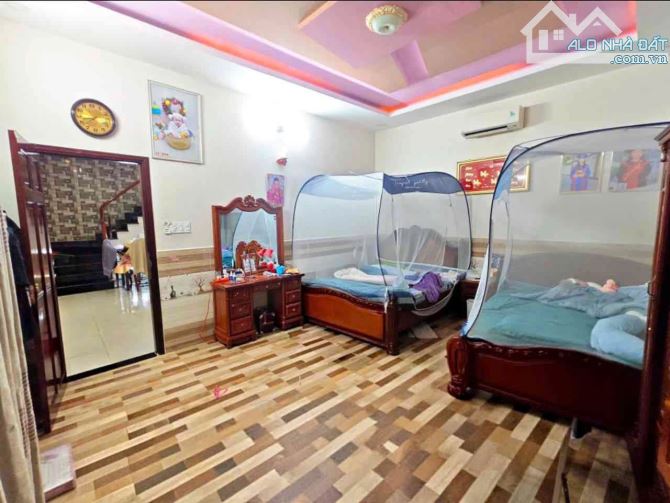 BIỆT THỰ KHU DÂN CƯ PHÚ NHUẬN - LÊ THỊ RIÊNG QUẬN 12 - 4 TẦNG 12M x 22M - 18 TỶ - 3