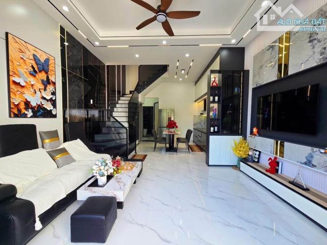 🏘️❤️🔥 HÀNG HIẾM TRUNG TÂM – NHÀ 3 TẦNG KIỆT Ô TÔ HOÀNG THỊ LOAN – DÒNG TIỀN 30TR/THÁNG - 3