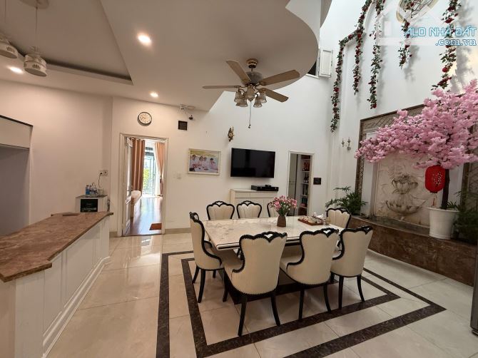Cho thuê toà nhà 6 tầng đường Tô Hiến Thành - trung tâm Tp Nha Trang, gần biển, ngang 9m - 4