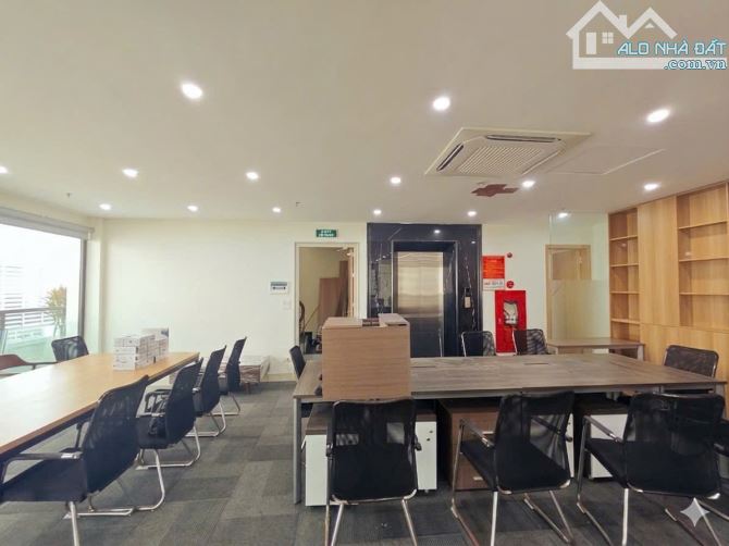 BÁN TOÀ VP LÊ VĂN LƯƠNG 120M2- 9 TẦNG 1 HẦM- LÔ GÓC MT 12.6M- ĐÃ THẦU 1.8TỶ/NĂM- GIÁ 79 TỶ - 4