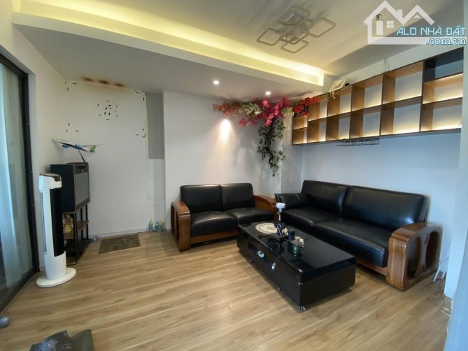 Cần bán căn hộ 2 ngủ, tầng 8, chung cư Trinity Tower Nhân Chính Thanh Xuân, HN