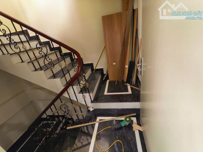 BÁN TOÀ VP LÊ VĂN LƯƠNG 120M2- 9 TẦNG 1 HẦM- LÔ GÓC MT 12.6M- ĐÃ THẦU 1.8TỶ/NĂM- GIÁ 79 TỶ - 9