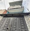 Nhà 3 tầng 3 pn 3 wc phòng khách, sổ riêng hoàn công