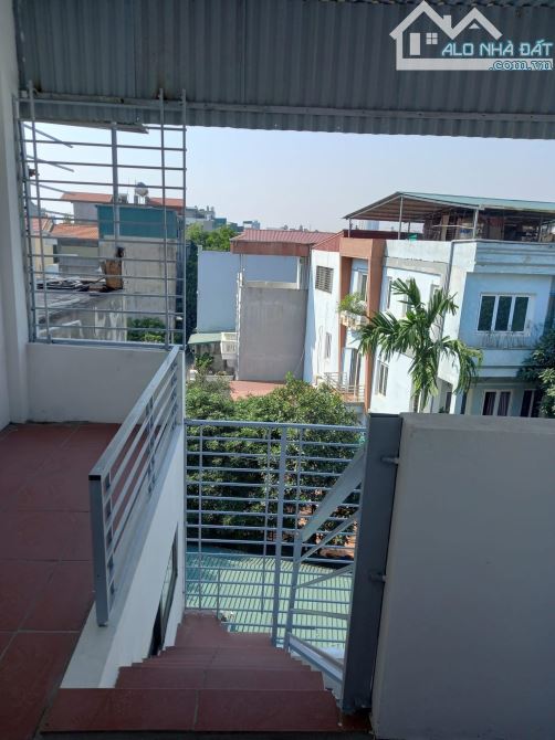 CHO THUÊ NHÀ NGUYÊN CĂN PHỐ PHÚC LỢI - Ô TÔ ĐỖ CỬA - 3PN - NỘI THẤT CƠ BẢN