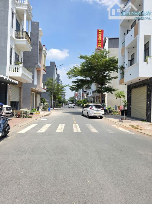 Bán đất 4x16m hoàn công, đường D1 KDC Phú Hồng Đạt p. An Phú - 3