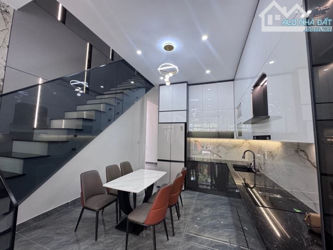 🔥 BÁN NHÀ ĐẸP NGUYỄN TẤT THÀNH - LIÊN CHIỂU, ĐÀ NẴNG Vị trí đắc địa: Kiệt 5m ô tô - 3