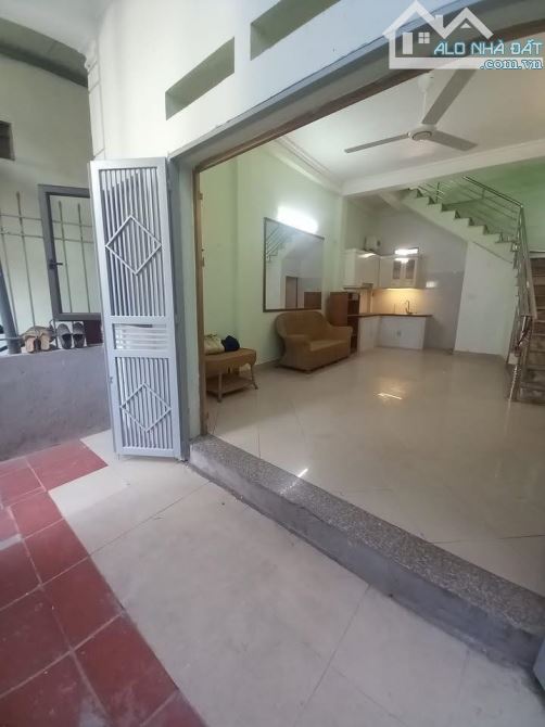 CHO THUÊ NHÀ NGUYÊN CĂN PHỐ PHÚC LỢI - Ô TÔ ĐỖ CỬA - 3PN - NỘI THẤT CƠ BẢN - 4