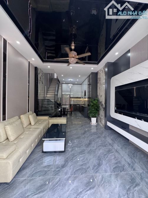 🔥 BÁN NHÀ ĐẸP NGUYỄN TẤT THÀNH - LIÊN CHIỂU, ĐÀ NẴNG Vị trí đắc địa: Kiệt 5m ô tô - 5