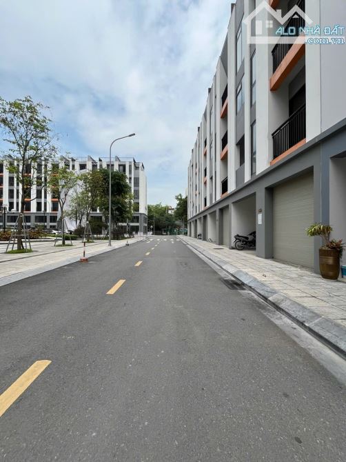 CHO THUÊ NGUYÊN CĂN LK HOÀNG THÀNH PEARL – MẶT PHỐ NGUYỄN VĂN GIÁP