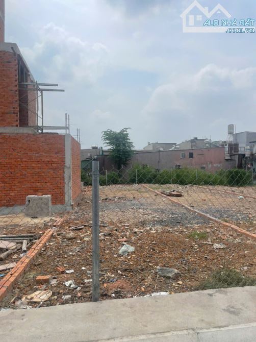 Bán đất 5x24m giá 3,75 tỷ Đường nhựa 6m thông đường Lê Văn Khương