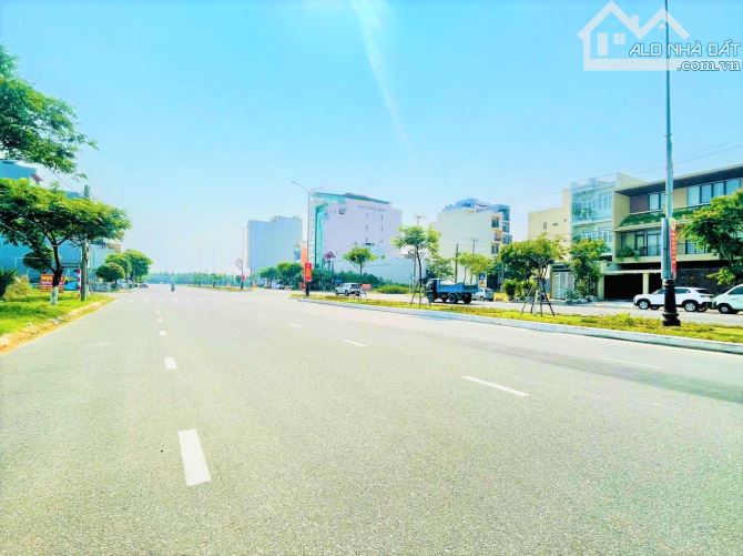 NGAY BÃI TẮM SƠN THUỶ 250m² cặp đẹp TRỤC 15M NGUYỄN KHẮC VIỆN - 1