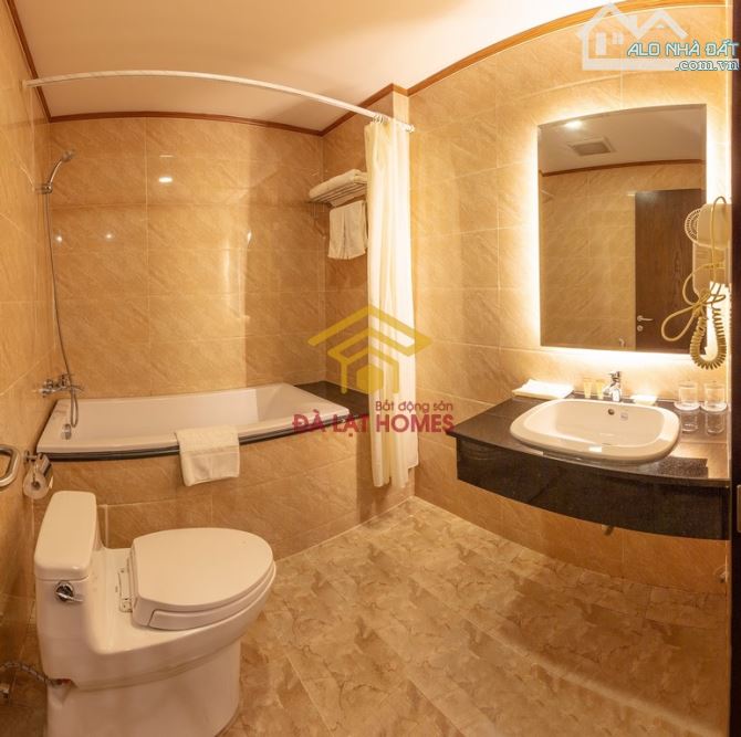 Bán khách sạn đường Bùi Thị Xuân Đà Lạt | mặt tiền trung tâm cách bờ Hồ Xuân Hương 200m - 1
