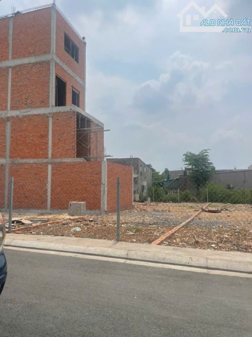 Bán đất 5x24m giá 3,75 tỷ Đường nhựa 6m thông đường Lê Văn Khương - 1
