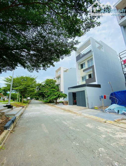 ĐẤT KDC KIẾN Á PHƯỚC LONG B_QUẬN 9_ĐỐI DIỆN THE GLOBAL CITY_NGANG 5M_HÀNG HIẾM - 2