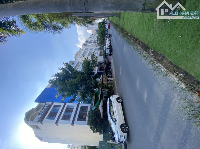 Hiếm bán lô đất 2 mặt tiền Đường Hoàng Trọng Mậu Kdc Him Lam - 2