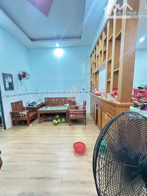 🏡 CHO THUÊ NHÀ CẤP 4 – HẺM Ô TÔ HÀN THUYÊN, P. RẠCH DỪA – 70M² – GIÁ 5 TRIỆU/THÁNG - 2
