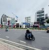MT Lê Văn Việt, Quận 9. DT: 12m x 47m. KC: hầm, 6 tầng. Giá: 120 tỷ