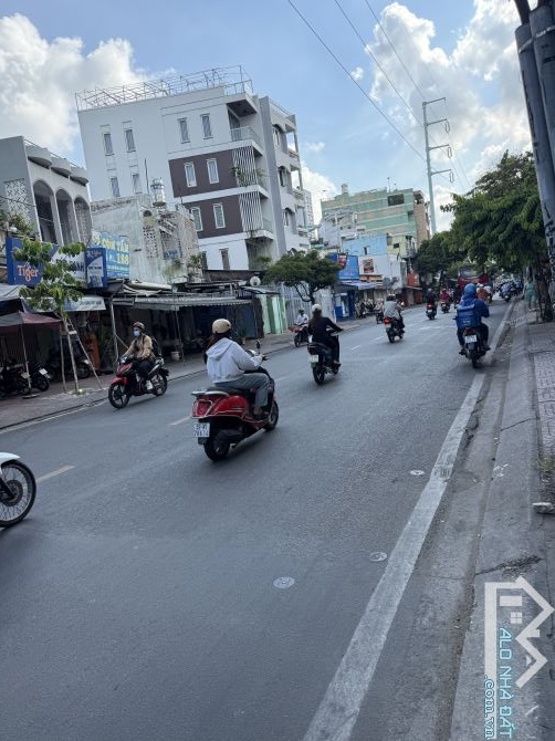MẶT TIỀN HẺM KINH DOANH 10M - THÔNG TỨ HƯỚNG - NGAY 3 THÁNG 2, QUẬN 10 NHỈNH 15Tỷ